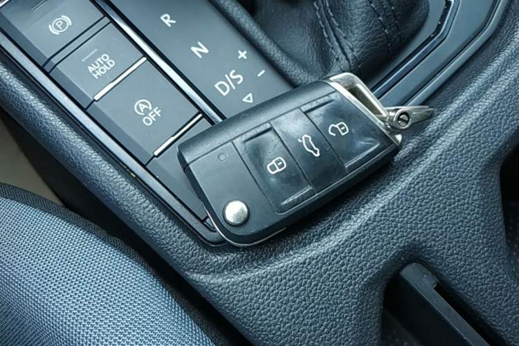 Used Volkswagen Lavida 2023 Revised 1.5L Automatic DeYi Edition Vehicle Key