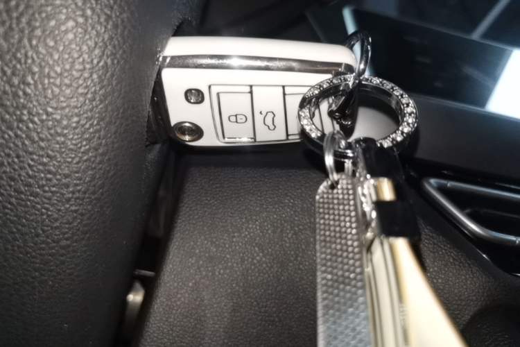 Used Volkswagen Lavida 2023 1.5L Automatic De Yi Edition Vehicle Key