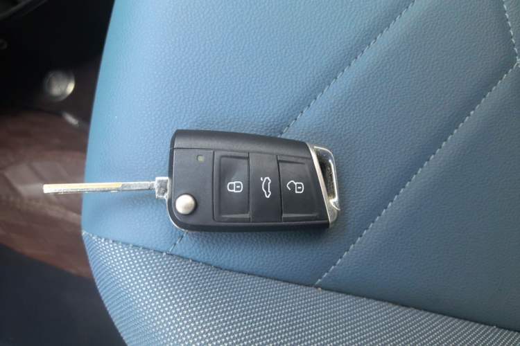 Used Volkswagen Lavida 2023 New Sharp 1.5L Automatic Outstanding New Vision Edition Vehicle Key