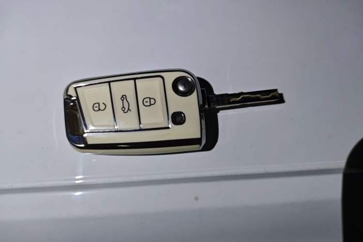Used Volkswagen Lavida 2023 1.5L Automatic De Yi Edition Vehicle Key