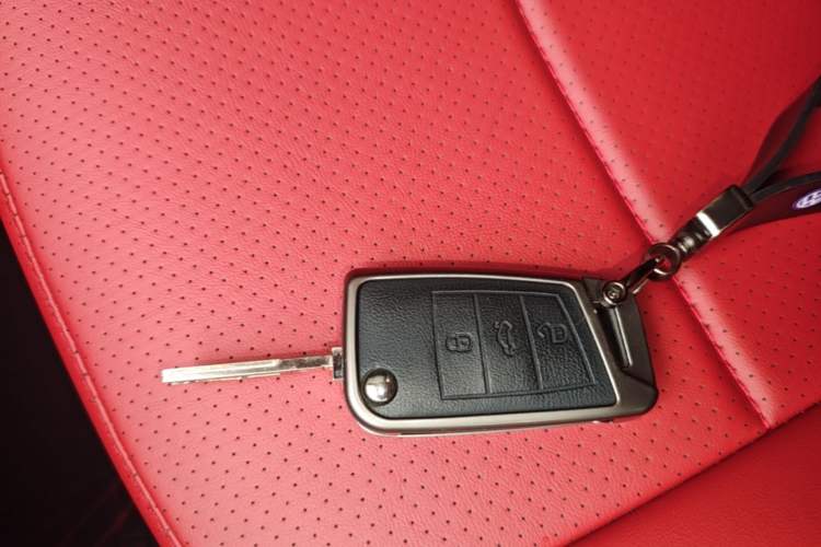 Used Volkswagen Lavida 2023 New Sharp 1.5L Automatic Excellent New Edition Vehicle Key