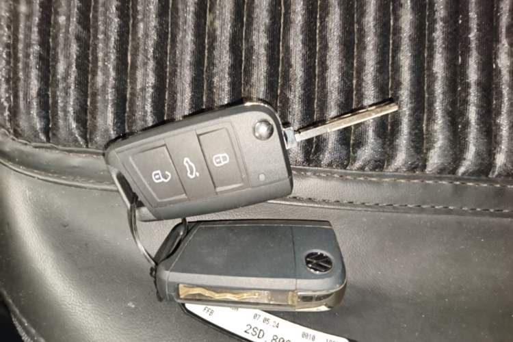Used Volkswagen Lavida 2023 New Sharp 1.5L Automatic Excellent New Edition Vehicle Key