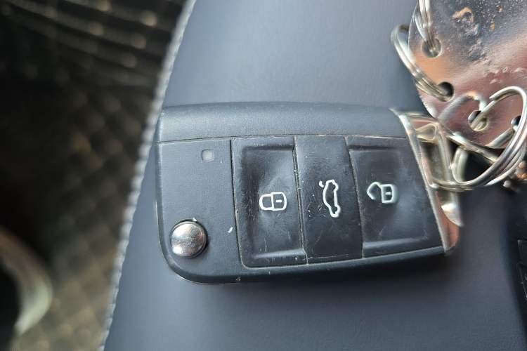 Used Volkswagen Lavida 2023 1.5L Automatic De Yi Edition Vehicle Key
