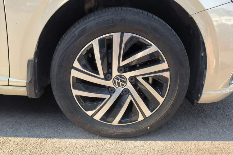 Used Volkswagen Lavida 2023 280TSI DSG Full-Comfort Edition Right Front Wheel Hub