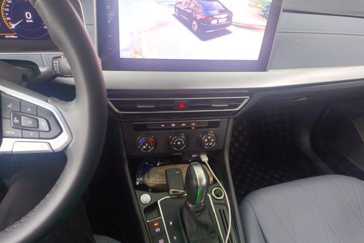 Used Volkswagen Lavida 2024 1.5L Automatic Starry Sky 5 Million Edition Audio And AC Panel