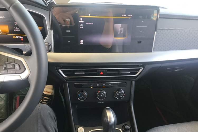 Used Volkswagen Lavida 2024 300TSI DSG Full-Comfort Edition Audio And AC Panel