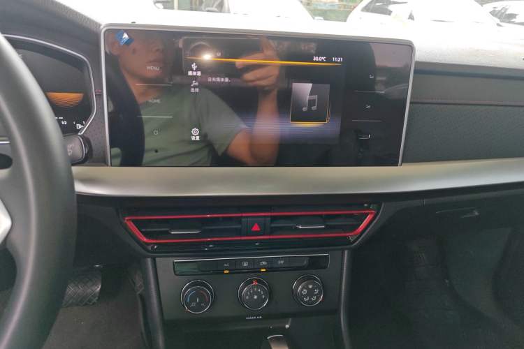 Used Volkswagen Lavida 2024 300TSI DSG Starry Sky Deluxe Edition Audio And AC Panel