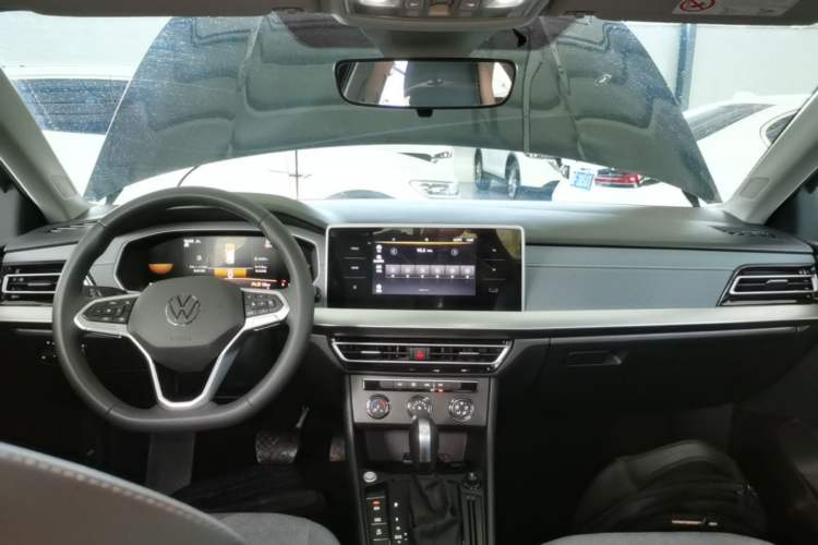 Used Volkswagen Lavida 2024 300TSI DSG Full-Comfort Edition Center Console