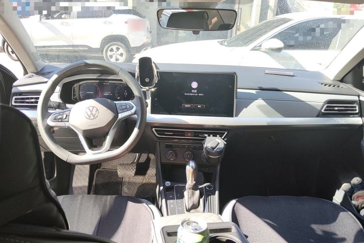 Used Volkswagen Lavida 2024 1.5L Automatic 5 Million Edition Center Console
