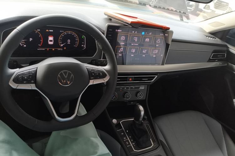 Used Volkswagen Lavida 2024 1.5L Automatic Starry Sky 5 Million Edition Center Console