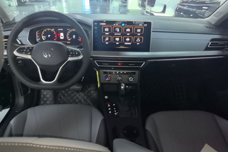 Used Volkswagen Lavida 2024 1.5L Automatic Starry Sky 5 Million Edition Center Console