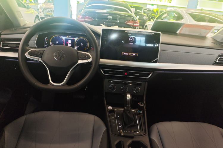 Used Volkswagen Lavida 2024 1.5L Automatic Starry Sky 5 Million Edition Center Console