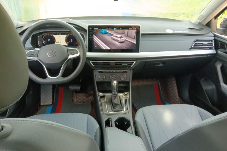Used Volkswagen Lavida 2024 1.5L Automatic 5 Million Edition Center Console