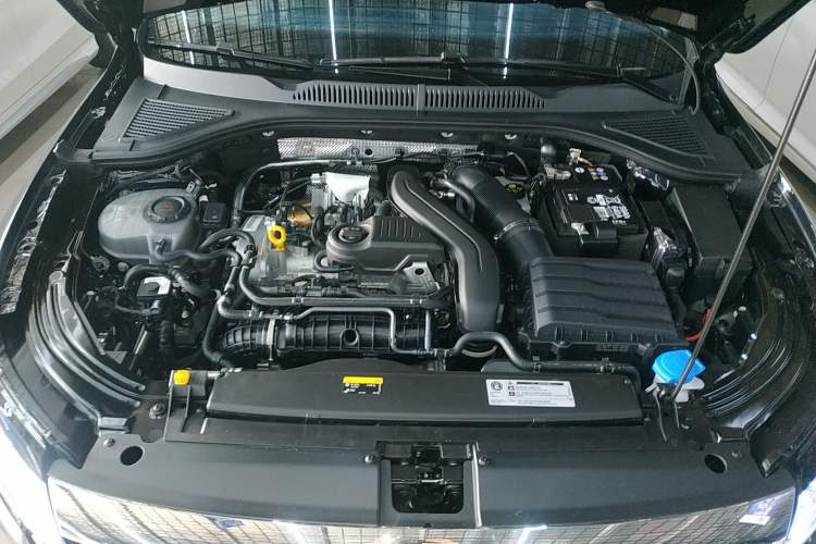Used Volkswagen Lavida 2024 300TSI DSG Full-Comfort Edition Engine Bay