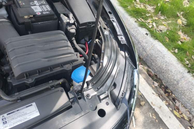 Used Volkswagen Lavida 2024 300TSI DSG Starry Sky Leading Edition Engine Bay Left