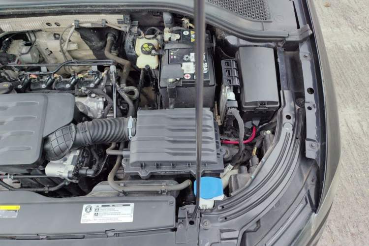 Used Volkswagen Lavida 2024 1.5L Automatic Starry Sky 5 Million Edition Engine Bay Left