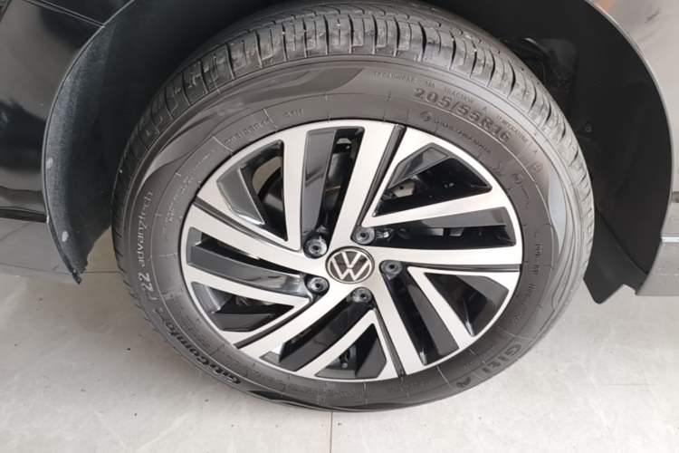 Used Volkswagen Lavida 2024 1.5L Automatic Starry Sky 5 Million Edition Exterior 5