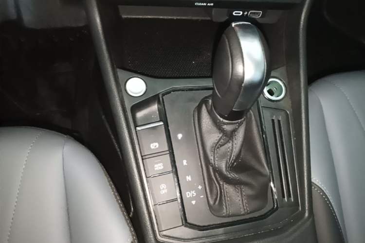 Used Volkswagen Lavida 2024 1.5L Automatic 5 Million Edition Gear Lever