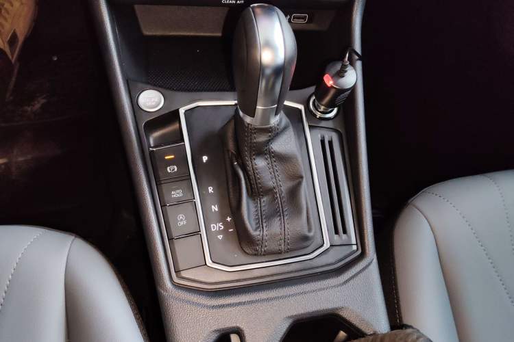 Used Volkswagen Lavida 2024 1.5L Automatic 5 Million Edition Gear Lever