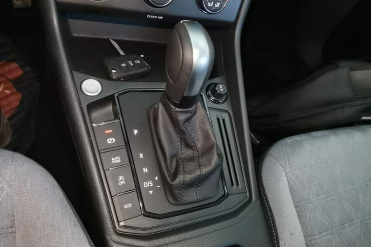 Used Volkswagen Lavida 2024 300TSI DSG Full-Comfort Edition Gear Lever