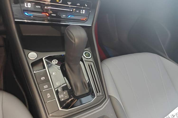 Used Volkswagen Lavida 2024 1.5L Automatic Starry Sky 5 Million Edition Gear Lever