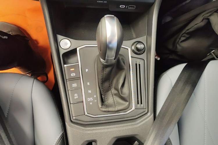 Used Volkswagen Lavida 2024 1.5L Automatic Starry Sky 5 Million Edition Gear Lever