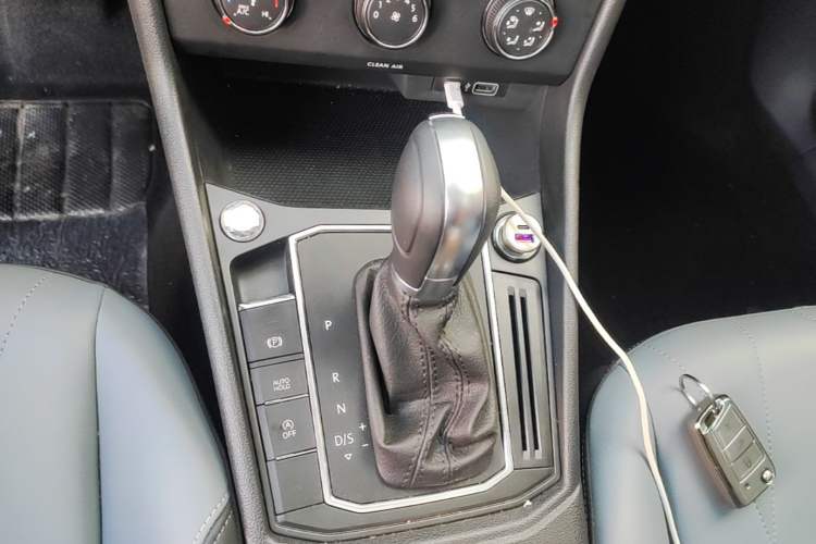 Used Volkswagen Lavida 2024 1.5L Automatic Starry Sky 5 Million Edition Gear Lever