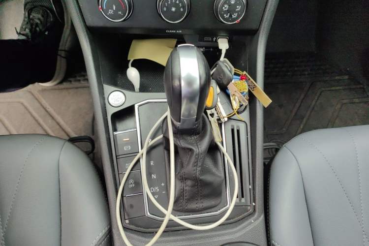 Used Volkswagen Lavida 2024 1.5L Automatic Starry Sky 5 Million Edition Gear Lever