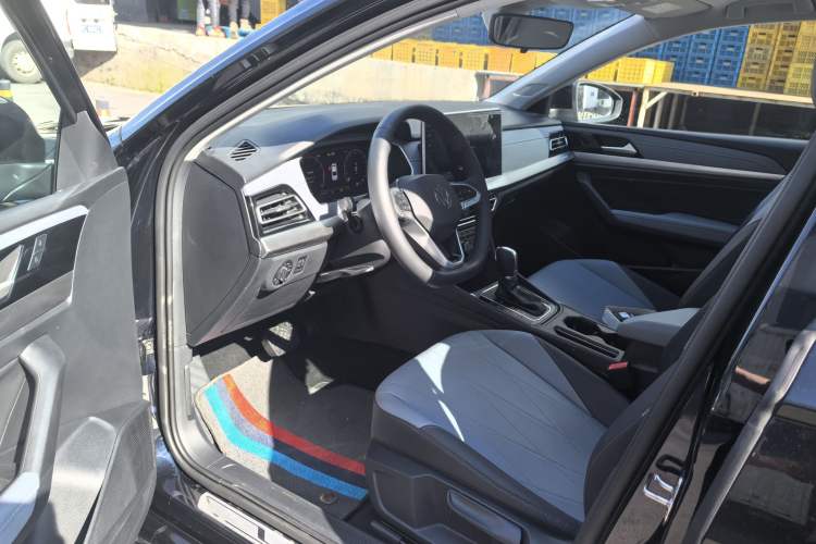 Used Volkswagen Lavida 2024 1.5L Automatic 5 Million Edition Interior 1