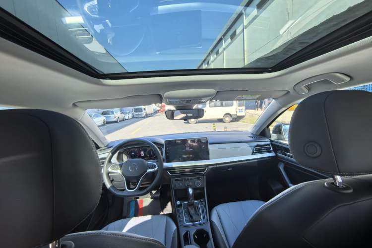 Used Volkswagen Lavida 2024 1.5L Automatic 5 Million Edition Interior 3