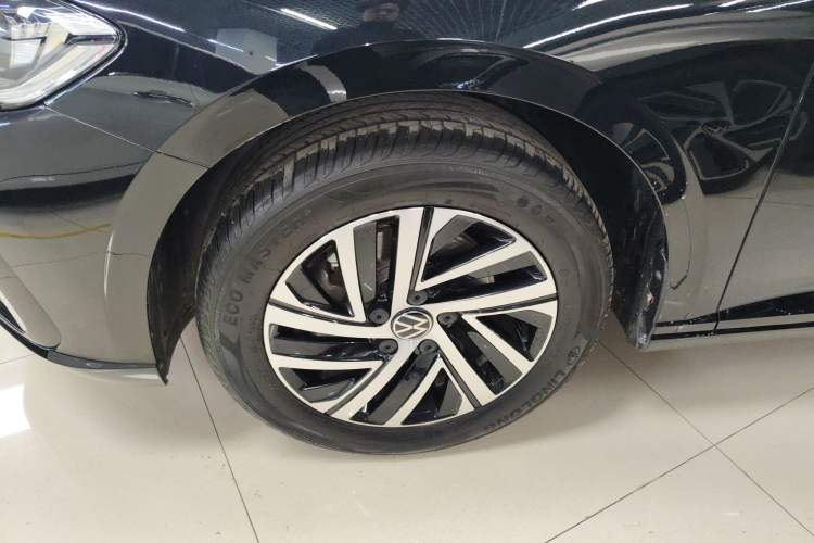 Used Volkswagen Lavida 2024 300TSI DSG Starry Sky Leading Edition Left Front Wheel Hub
