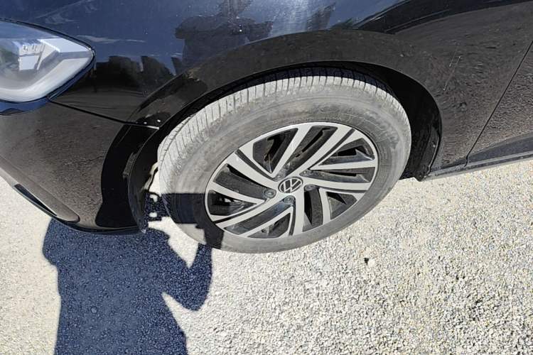 Used Volkswagen Lavida 2024 300TSI DSG Starry Sky Deluxe Edition Left Front Wheel Hub