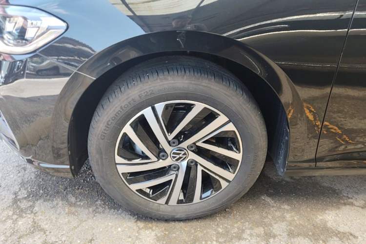 Used Volkswagen Lavida 2024 1.5L Automatic Starry Sky 5 Million Edition Left Front Wheel Hub