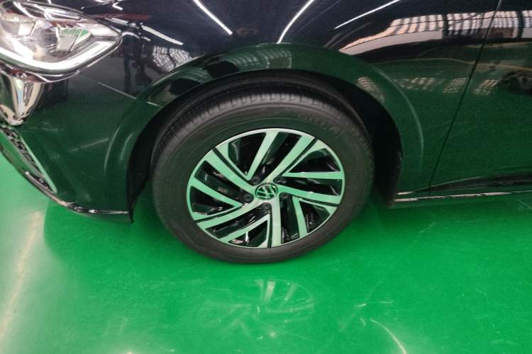 Used Volkswagen Lavida 2024 1.5L Automatic Starry Sky 5 Million Edition Left Front Wheel Hub