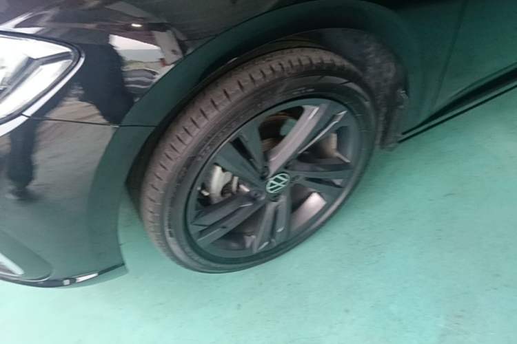 Used Volkswagen Lavida 2024 300TSI DSG Starry Sky Leading Edition Left Front Wheel Hub