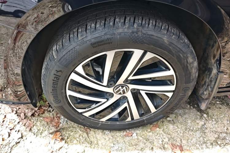 Used Volkswagen Lavida 2024 300TSI DSG Starry Sky Deluxe Edition Left Front Wheel Hub