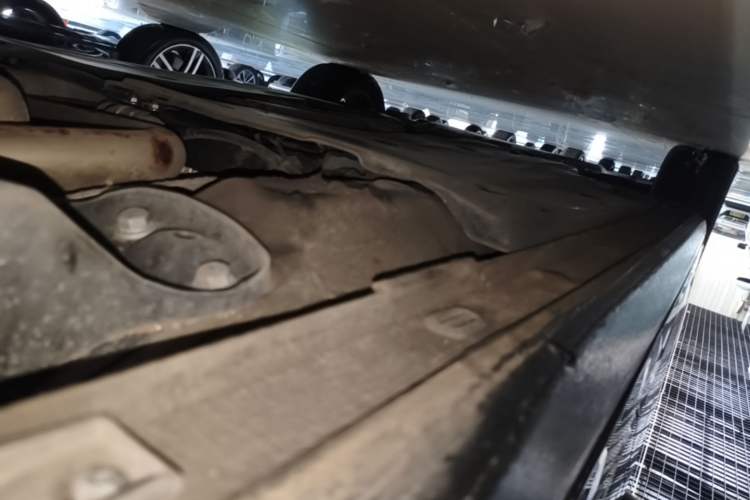 Used Volkswagen Lavida 2024 300TSI DSG Full-Comfort Edition Left Side Sill