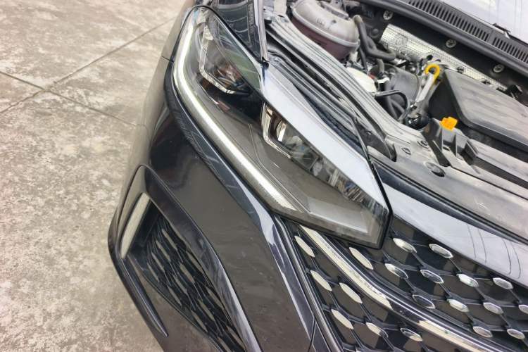 Used Volkswagen Lavida 2024 1.5L Automatic 5 Million Edition Right Front Headlight