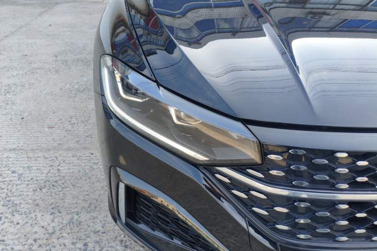 Used Volkswagen Lavida 2024 1.5L Automatic Starry Sky 5 Million Edition Right Front Headlight