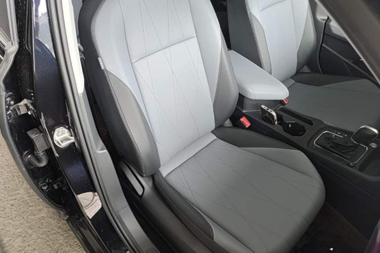 Used Volkswagen Lavida 2024 1.5L Automatic Starry Sky 5 Million Edition Right Front Seat