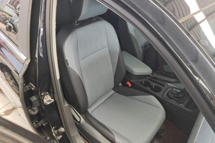 Used Volkswagen Lavida 2024 1.5L Automatic 5 Million Edition Right Front Seat