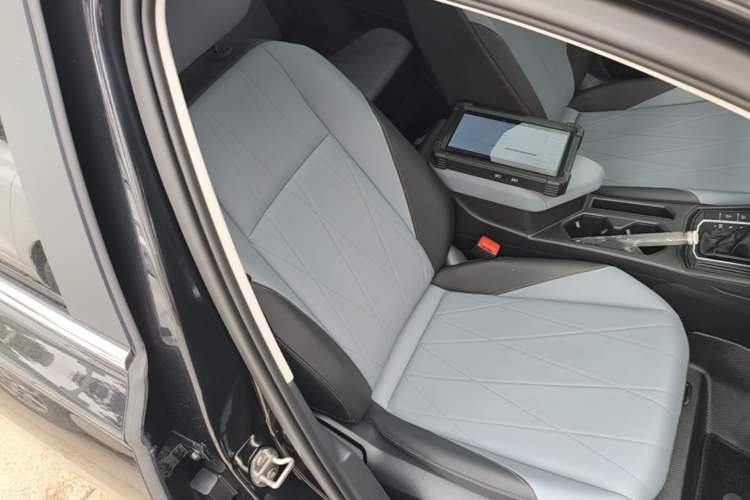 Used Volkswagen Lavida 2024 1.5L Automatic Starry Sky 5 Million Edition Right Front Seat