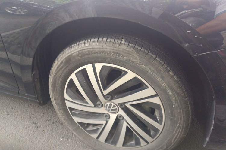 Used Volkswagen Lavida 2024 1.5L Automatic Starry Sky 5 Million Edition Right Front Wheel Hub
