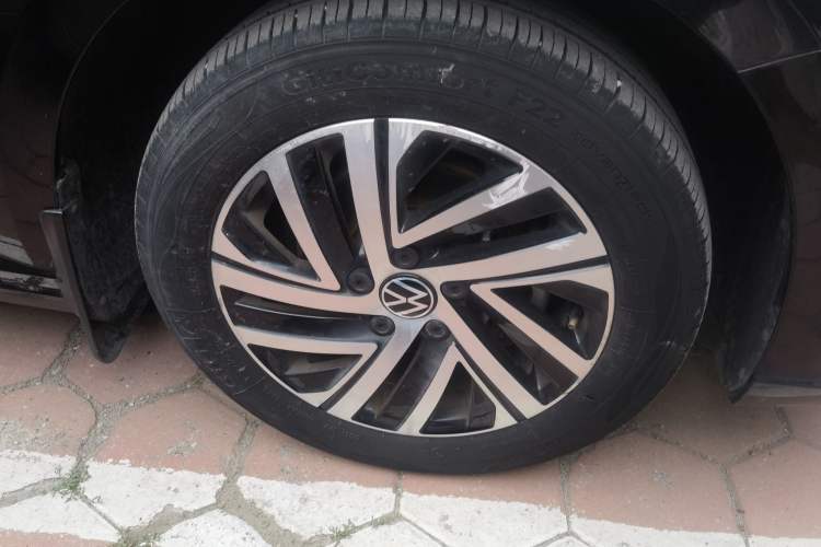 Used Volkswagen Lavida 2024 300TSI DSG Full-Comfort Edition Right Front Wheel Hub