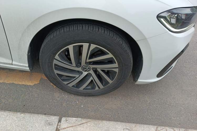 Used Volkswagen Lavida 2024 300TSI DSG Starry Sky Deluxe Edition Right Front Wheel Hub
