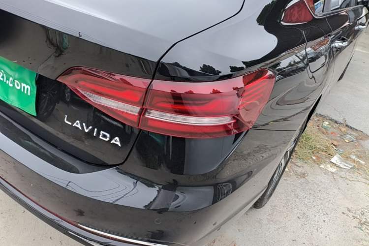 Used Volkswagen Lavida 2024 1.5L Automatic Starry Sky 5 Million Edition Right Rear Taillight