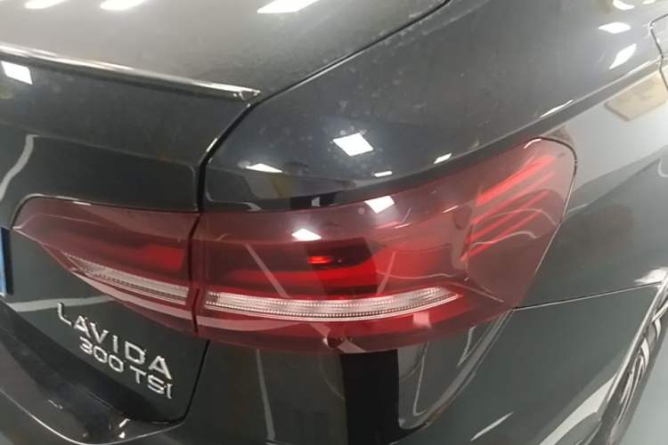 Used Volkswagen Lavida 2024 300TSI DSG Starry Sky Deluxe Edition Right Rear Taillight