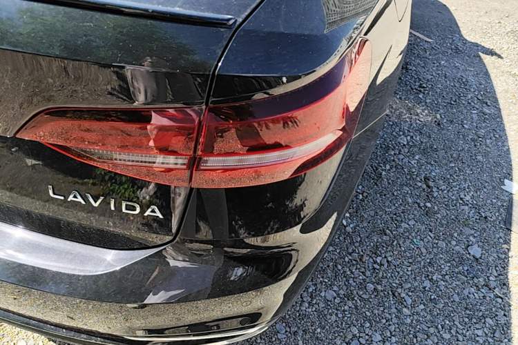 Used Volkswagen Lavida 2024 300TSI DSG Starry Sky Deluxe Edition Right Rear Taillight