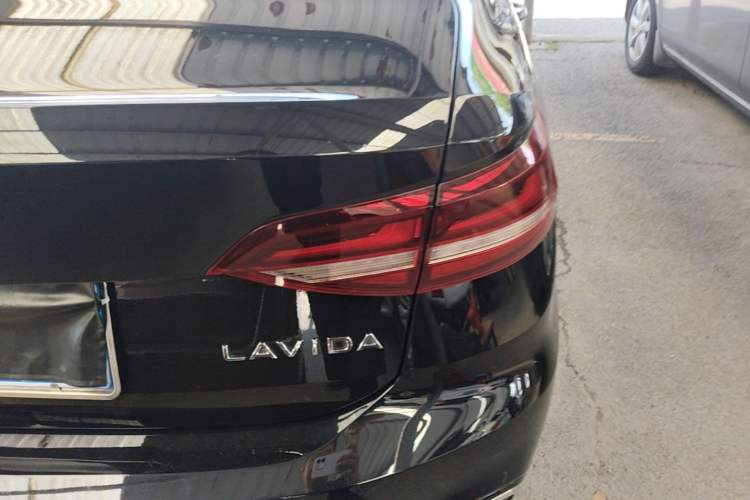 Used Volkswagen Lavida 2024 1.5L Automatic Starry Sky 5 Million Edition Right Rear Taillight