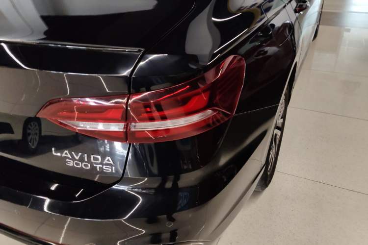 Used Volkswagen Lavida 2024 300TSI DSG Starry Sky Deluxe Edition Right Rear Taillight